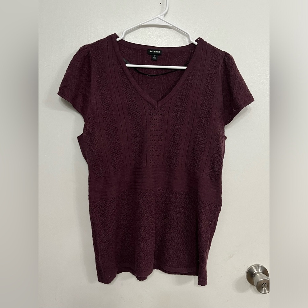 Torrid Plum Knit V-Neck Short Sleeve Top, size 0
